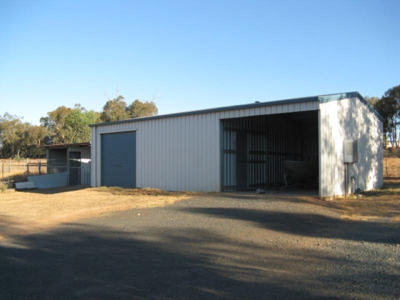 16 Bundarra Crescent, Tumut NSW 2720