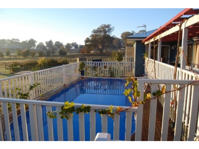 16 Bundarra Crescent, Tumut NSW 2720