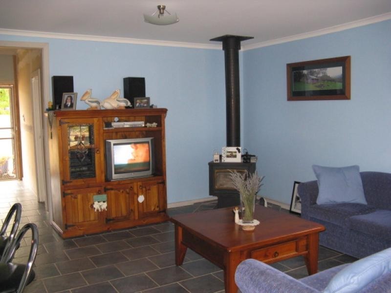 49 Gilmore Street, Adelong NSW 2729