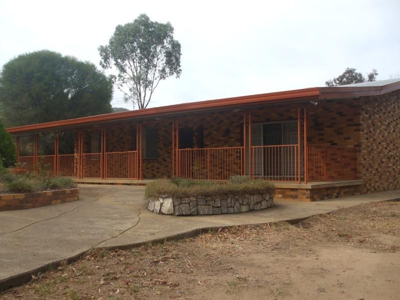 37-39 Lynch Street, Adelong NSW 2729