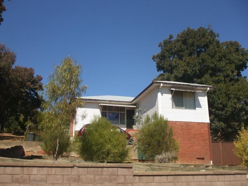 62 Clarke Street, Tumut NSW 2720