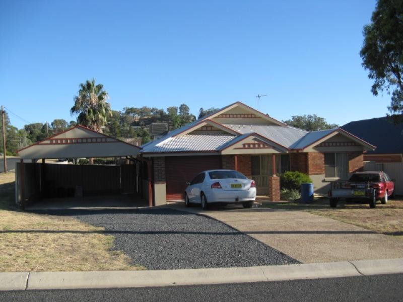 89 Sydney Street, Tumut NSW 2720
