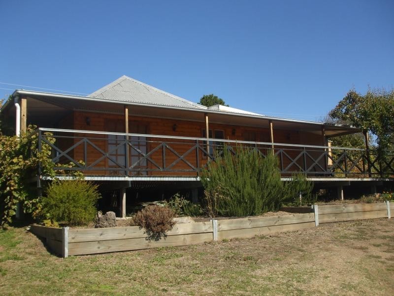 10 Havelock Street, Adelong NSW 2729