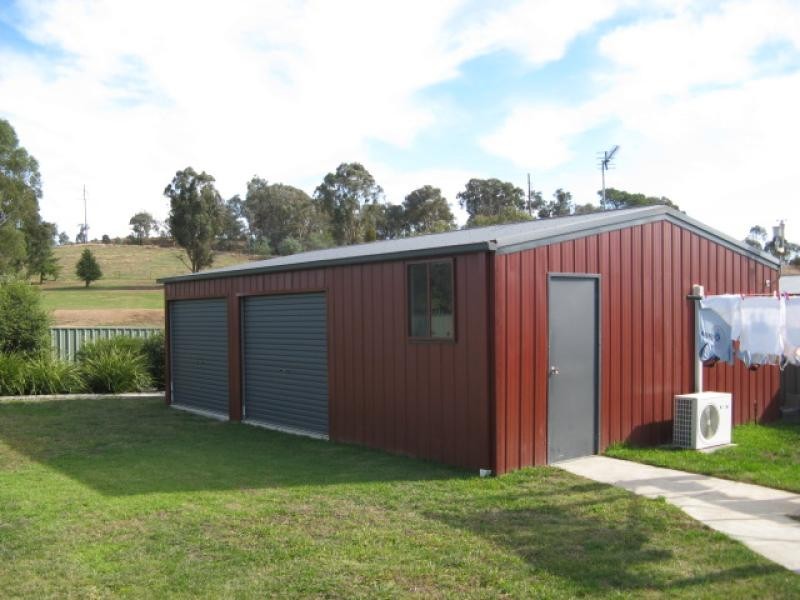 10 Fairway Drive, Tumut NSW 2720