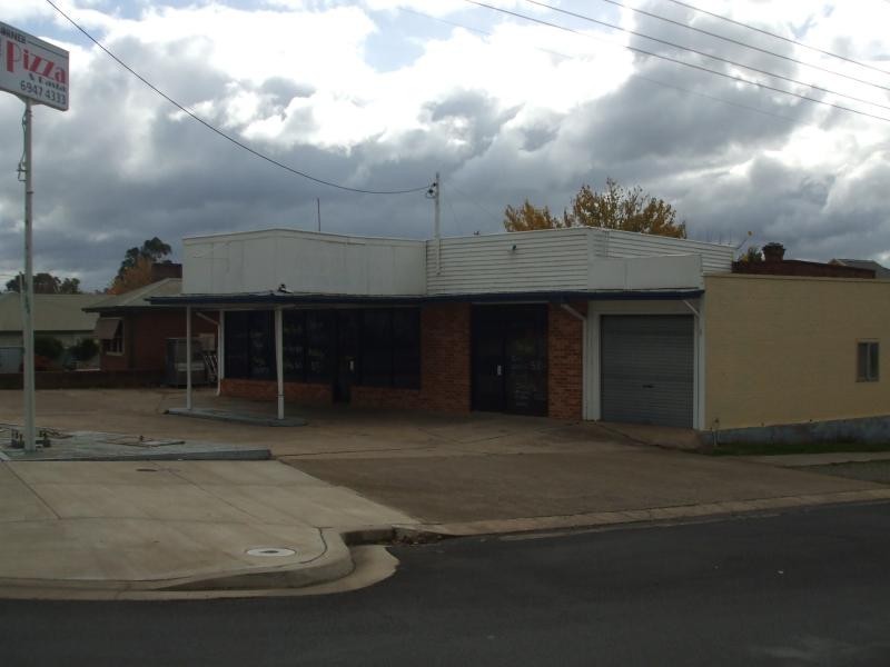 68 Capper Street, Tumut NSW 2720