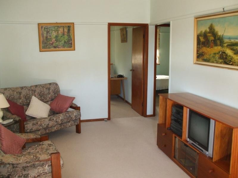 5 Charles Street, Tumut NSW 2720