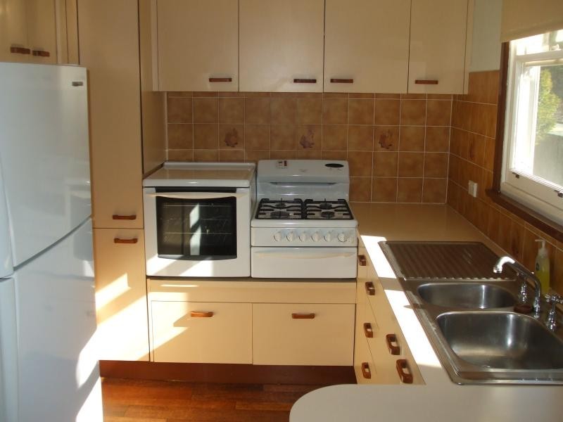 5 Charles Street, Tumut NSW 2720