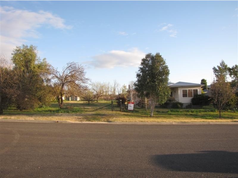 7 Gundagai Street, Adelong NSW 2729