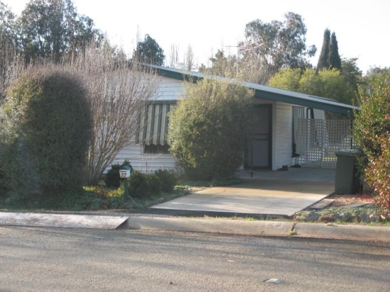 22 Lockhart Street, Adelong NSW 2729