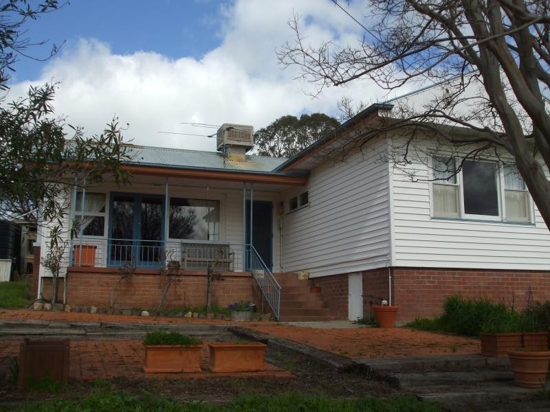 375 Grahamstown Road, Adelong NSW 2729