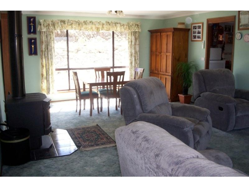 104 Cockatoo Road, Tumut NSW 2720