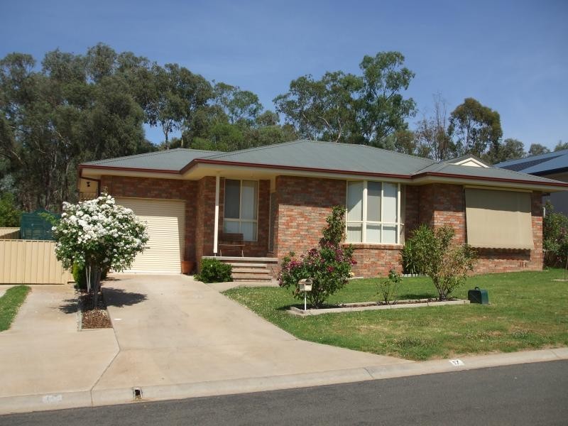 17 Harris Street, Tumut NSW 2720
