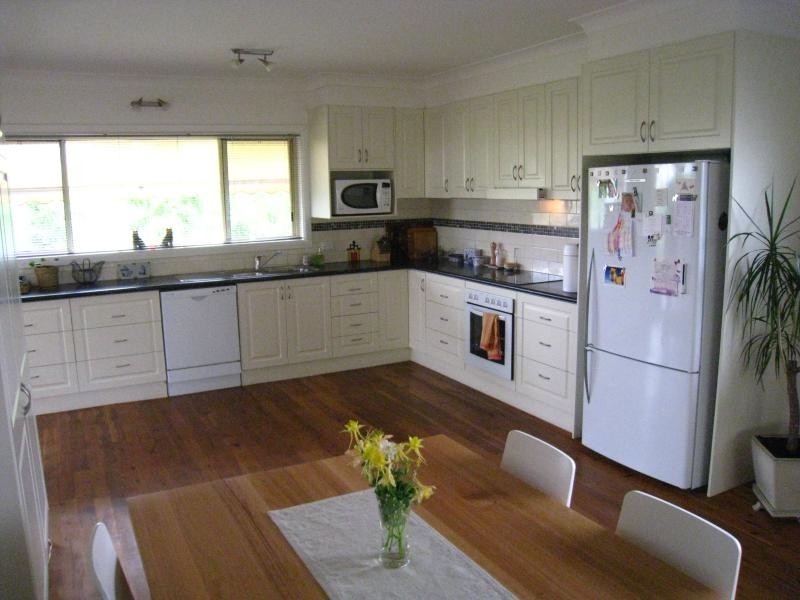 8 Kirk Avenue, Tumut NSW 2720