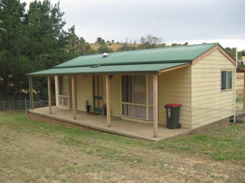 6 Quartz Street, Adelong NSW 2729