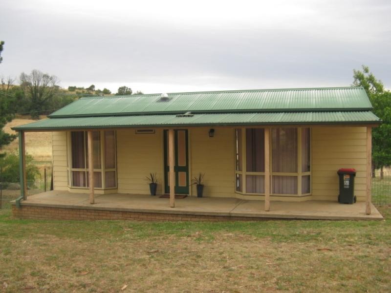 6 Quartz Street, Adelong NSW 2729