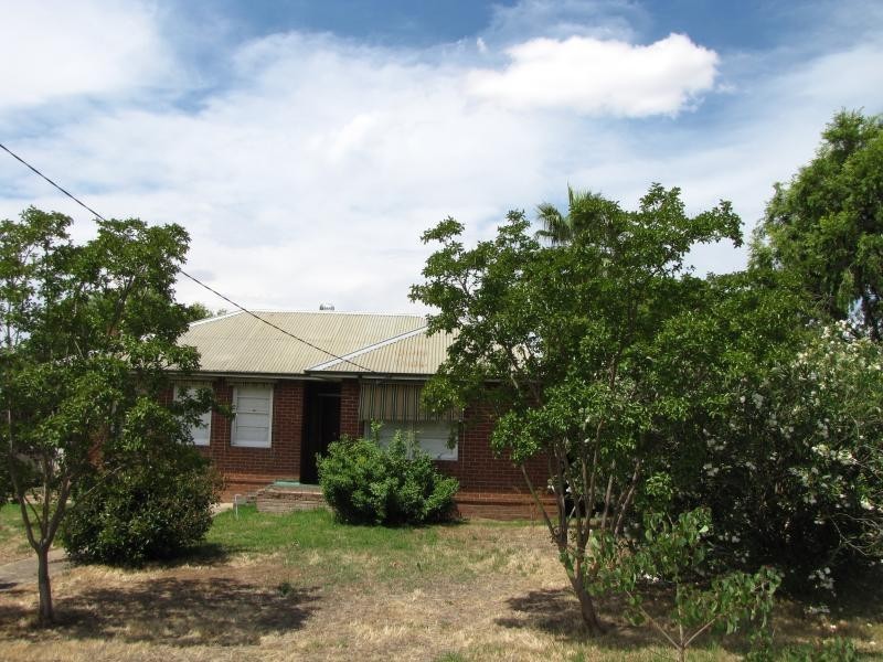 18 Fitzroy Street, Tumut NSW 2720