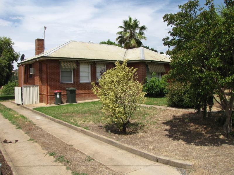 18 Fitzroy Street, Tumut NSW 2720