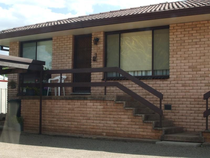 4/38 Carey Street, Tumut NSW 2720