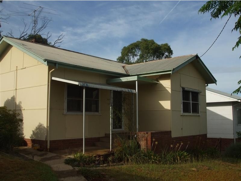 52 Clarke Street, Tumut NSW 2720