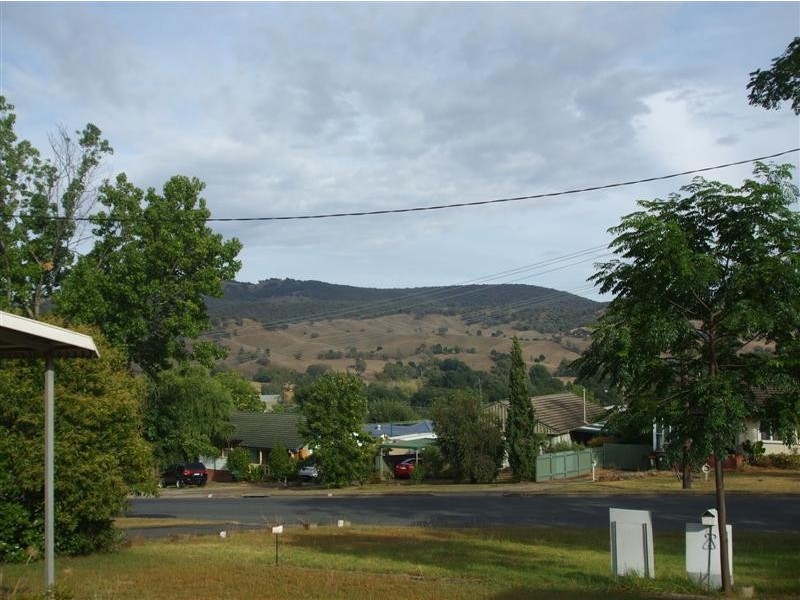 52 Clarke Street, Tumut NSW 2720