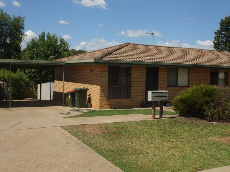 Unit 4/32 Bundara Cresent, Tumut NSW 2720