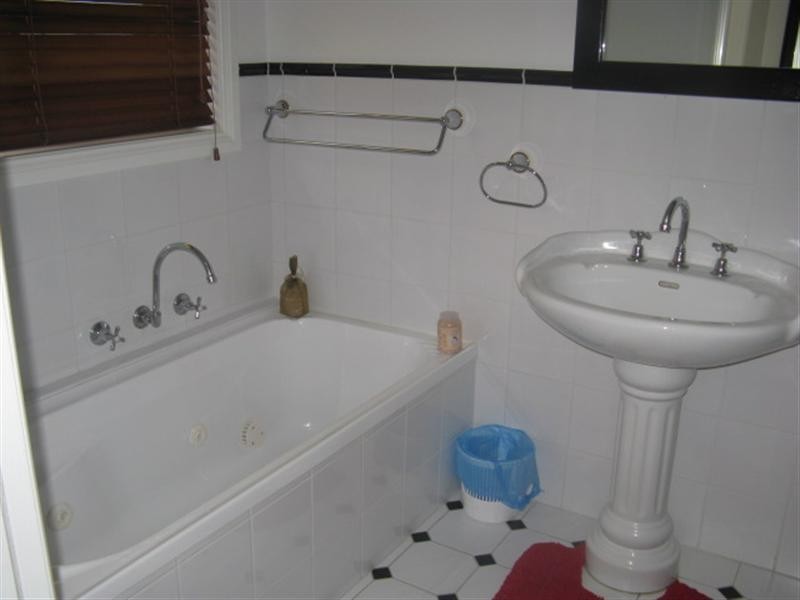 7 Godfrey Street, Tumut NSW 2720