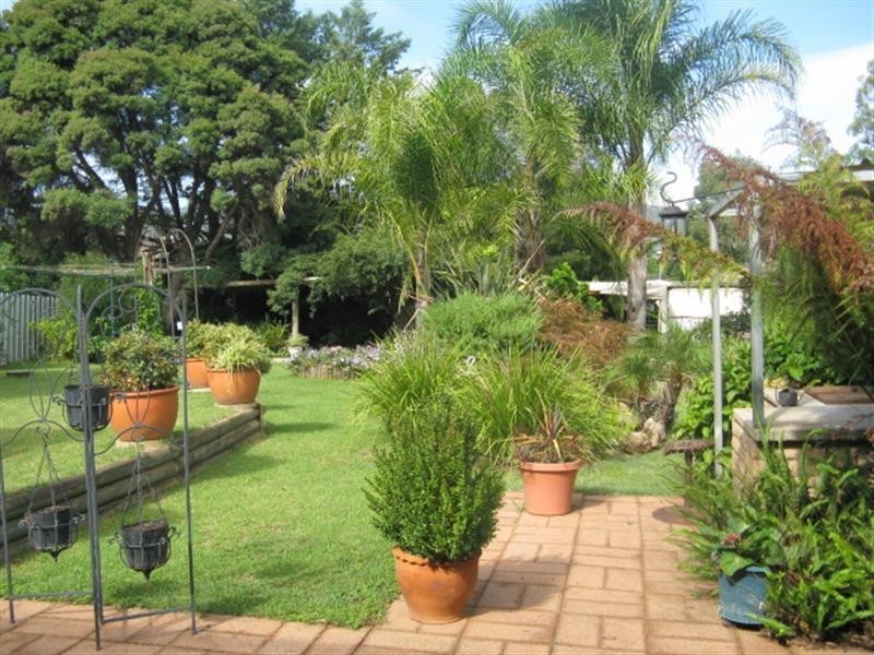 221 Capper Street, Tumut NSW 2720