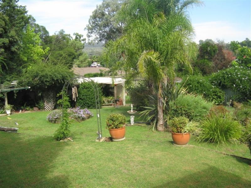 221 Capper Street, Tumut NSW 2720