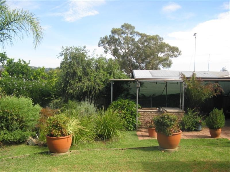 221 Capper Street, Tumut NSW 2720