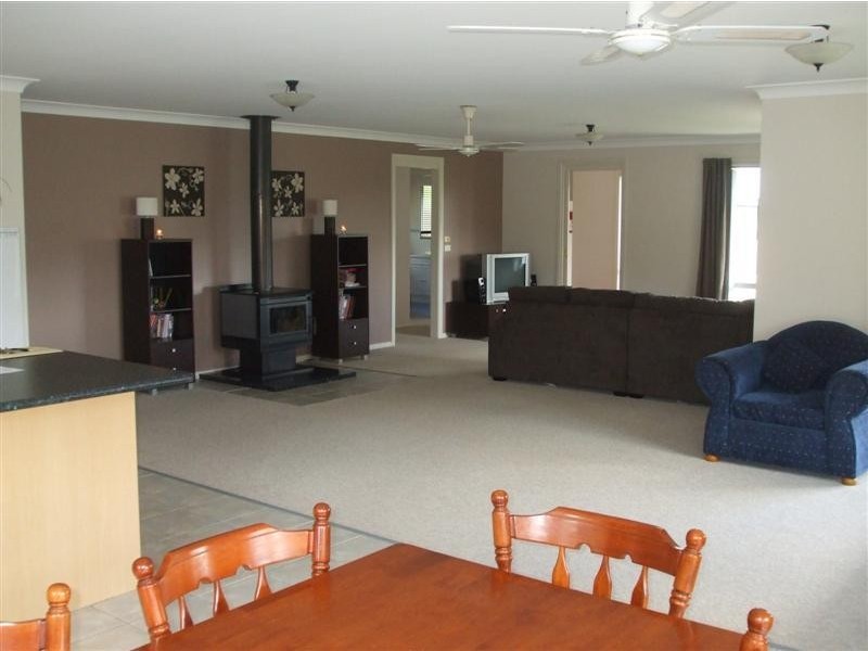 3 Jillebenan Close, Tumut NSW 2720