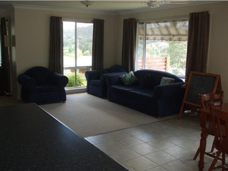 3 Jillebenan Close, Tumut NSW 2720