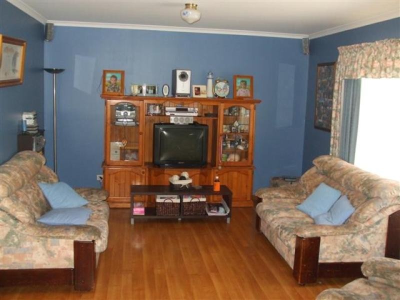 33 Booral Avenue, Tumut NSW 2720