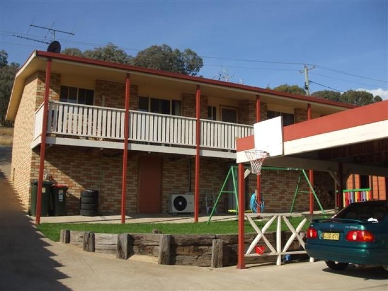 33 Booral Avenue, Tumut NSW 2720