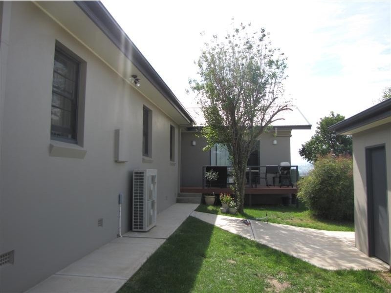 12 Lockeridge Drive, Tumut NSW 2720