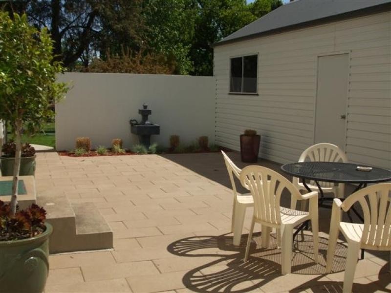 2 Beale Street, Tumut NSW 2720