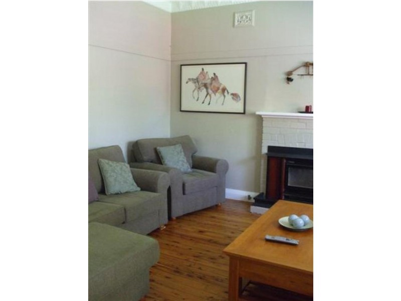 2 Beale Street, Tumut NSW 2720