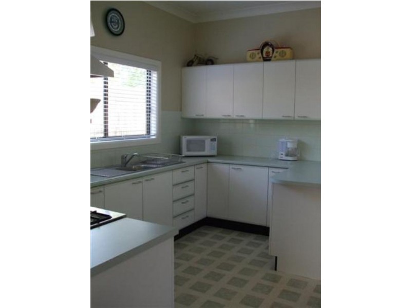 2 Beale Street, Tumut NSW 2720