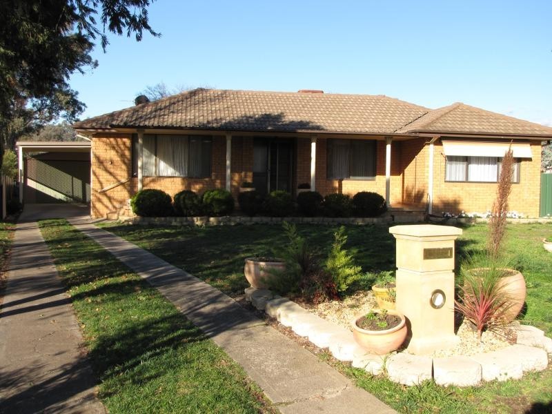 26 Gadara Place, Tumut NSW 2720