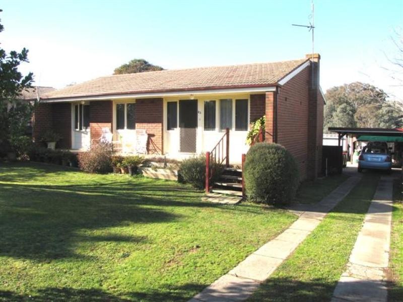 23 Hudson Street, Tumut NSW 2720
