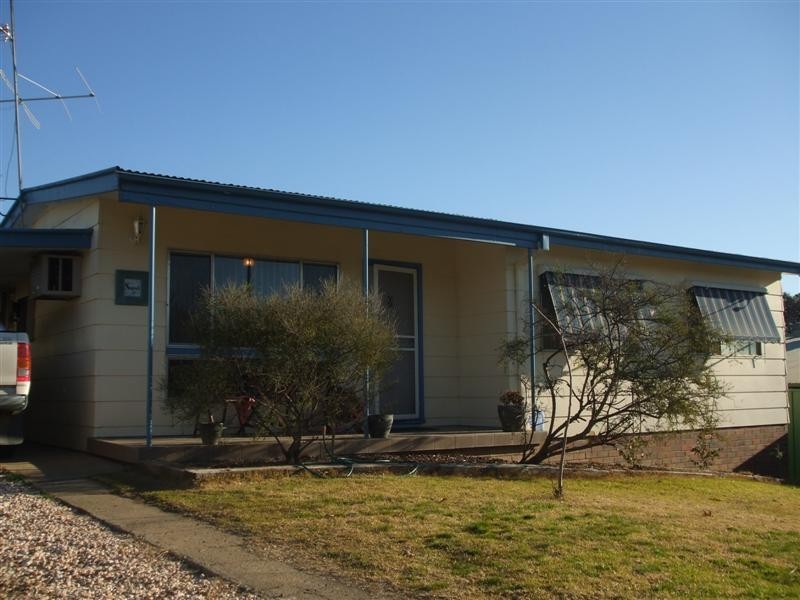 17 Tumut Street, Adelong NSW 2729