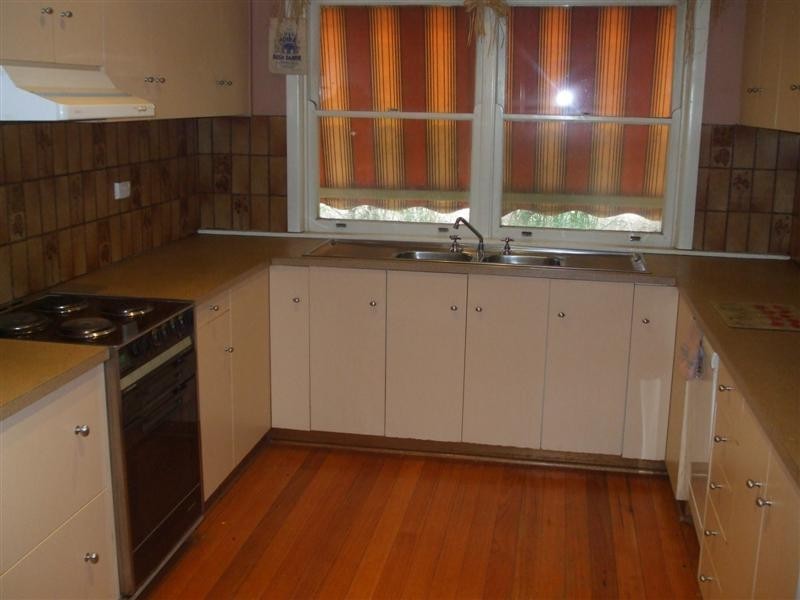 81 Merivale Street, Tumut NSW 2720