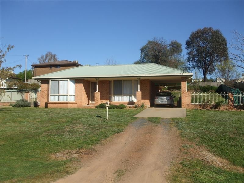 119 Wyndham Street, Adelong NSW 2729