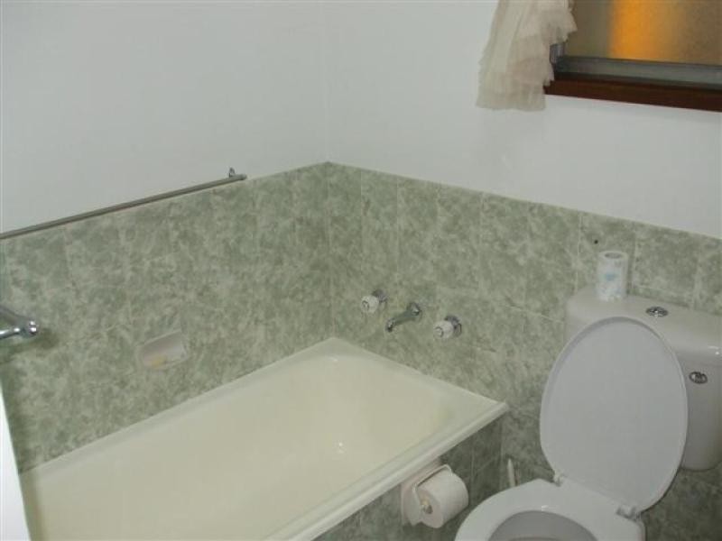 5 Charles Street, Tumut NSW 2720