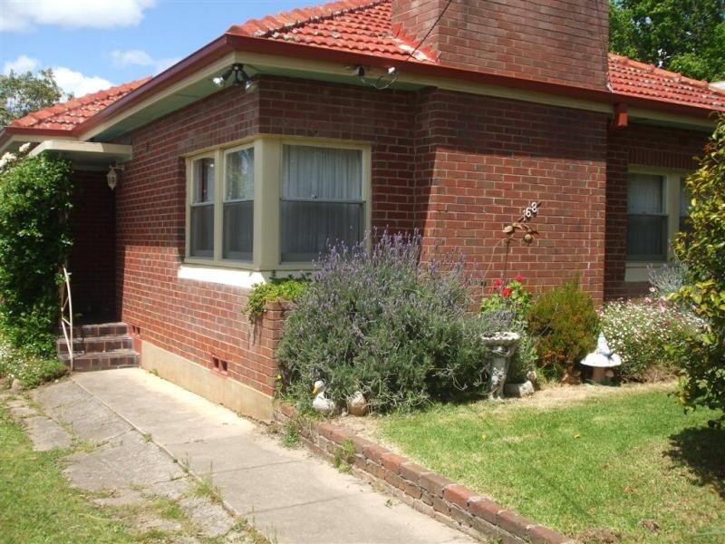168 Wynyard Street, Tumut NSW 2720