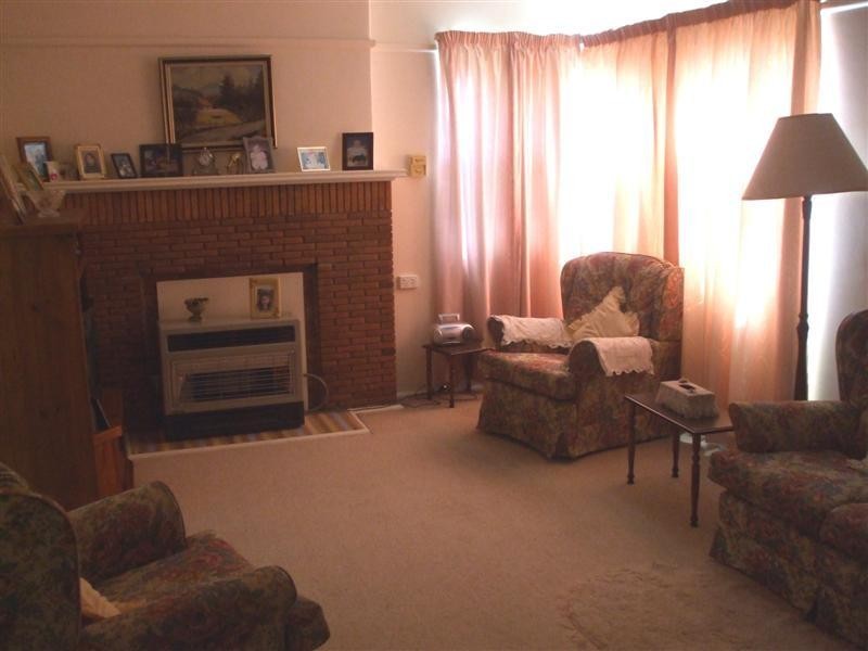168 Wynyard Street, Tumut NSW 2720