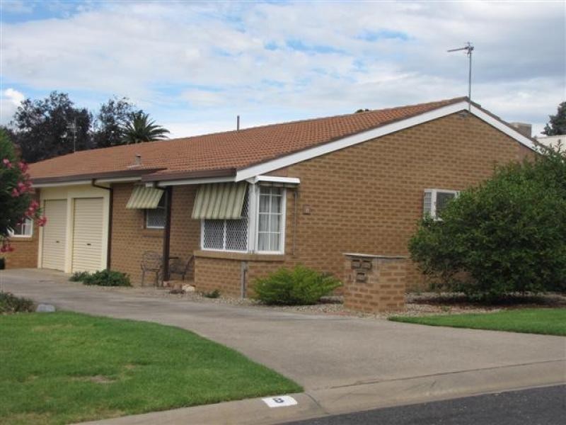 1/8 Mangaroo Ave, Tumut NSW 2720