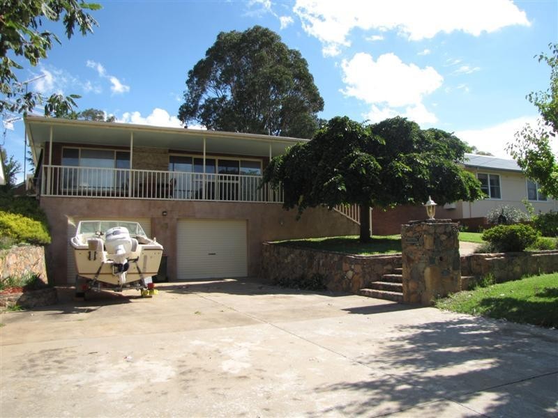 63 Lynch Street, Adelong NSW 2729