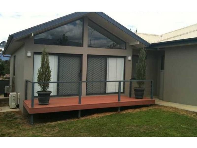 12 Lockeridge Drive, Tumut NSW 2720