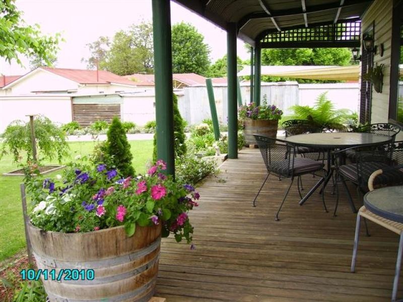 185 Capper St, Tumut NSW 2720