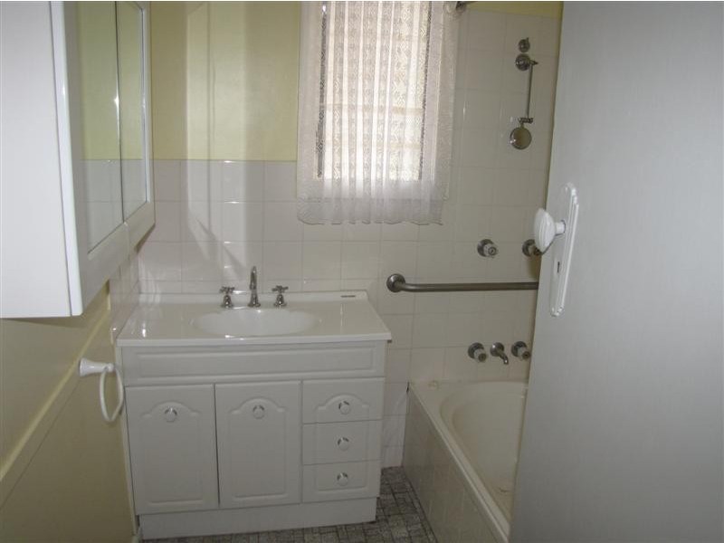 22 Clarke Street, Tumut NSW 2720